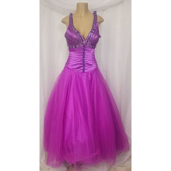 Tiffany prom dress - Picture 2 of 9